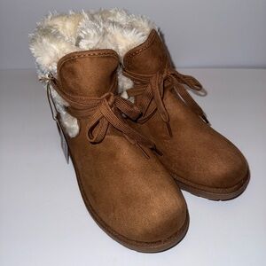 Women's Tan Winter Boots with Faux Fur Lining